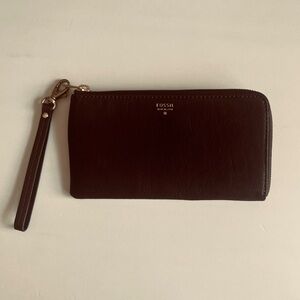 Fossil‎ Dark Brown Leather  Wristlet, New